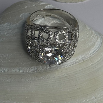 Shiny 925 Sterling Silver Cz Ring Size 9