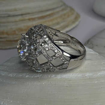 Shiny 925 Sterling Silver Cz Ring Size 9