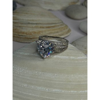 Beautiful Shiny 925 Sterling Silver Cz Ring Size 9.5