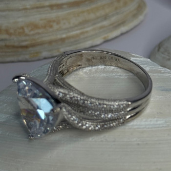 Vintage Design 925 Sterling Silver Amber Ring Size 9