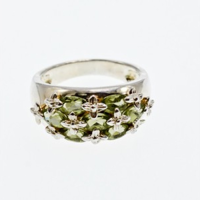 925 Sterling Silver Peridot Ring Size 7