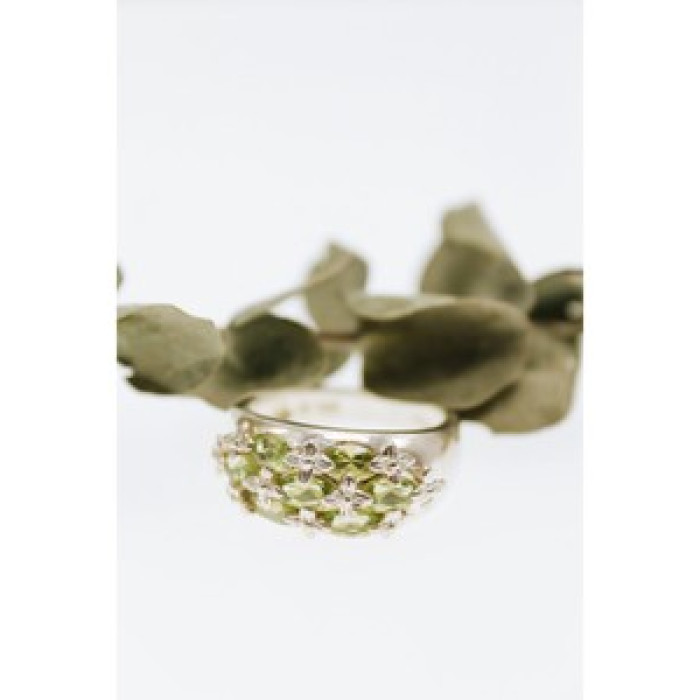 925 Sterling Silver Peridot Ring Size 7