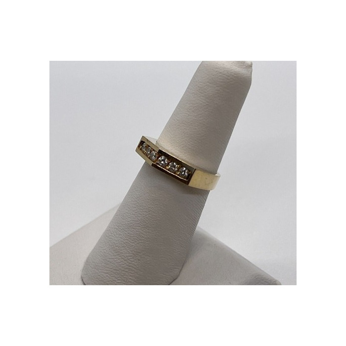 14K YELLOW GOLD & COLORLESS SAPPHIRE RING  SIZE 5.5