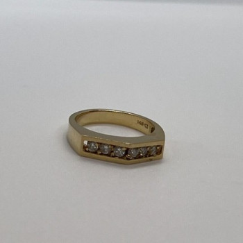 14K Yellow Gold & Colorless Sapphire Ring Size 5.5