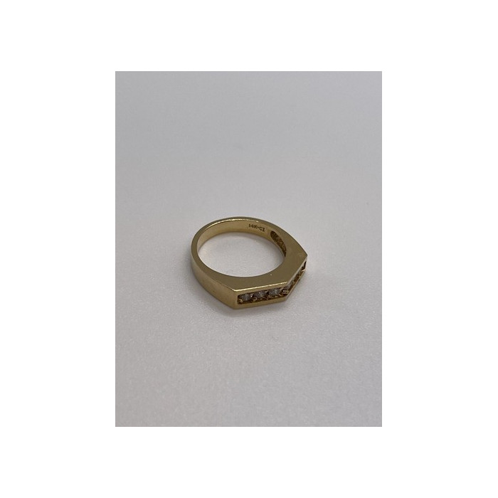 14K YELLOW GOLD & COLORLESS SAPPHIRE RING  SIZE 5.5