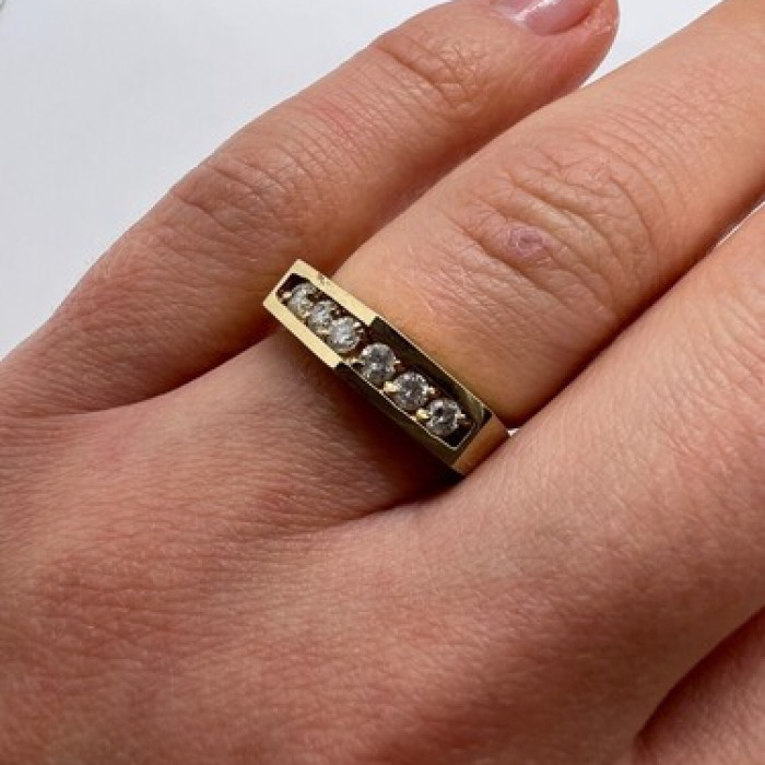 14K Yellow Gold & Colorless Sapphire Ring Size 5.5