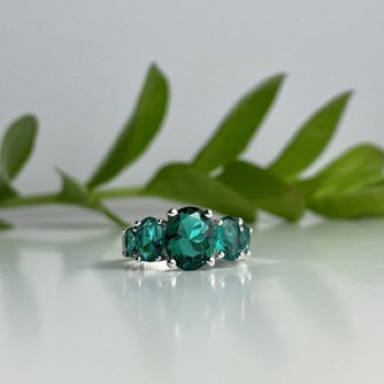 925 Sterling Silver Green CZ Ring Size 8