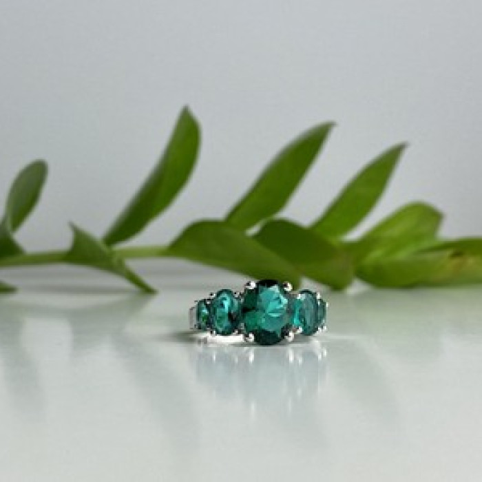 925 Sterling Silver Green CZ Ring Size 8