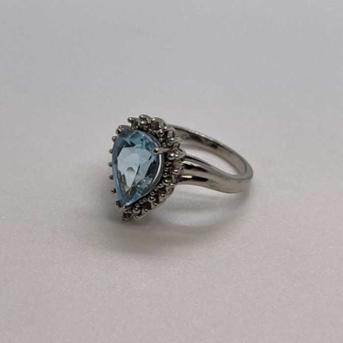 14K White Gold Topaz & Diamonds Ring Size 6