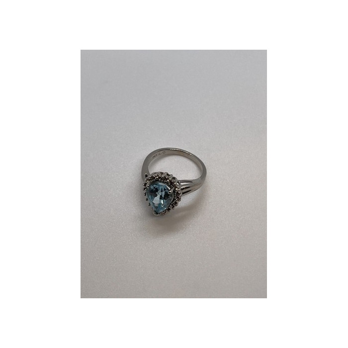 14K WHITE GOLD TOPAZ & DIAMONDS RING  SIZE 6