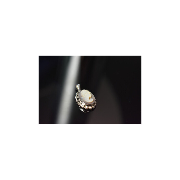 925 Sterling Silver Shell Cameo Pendant