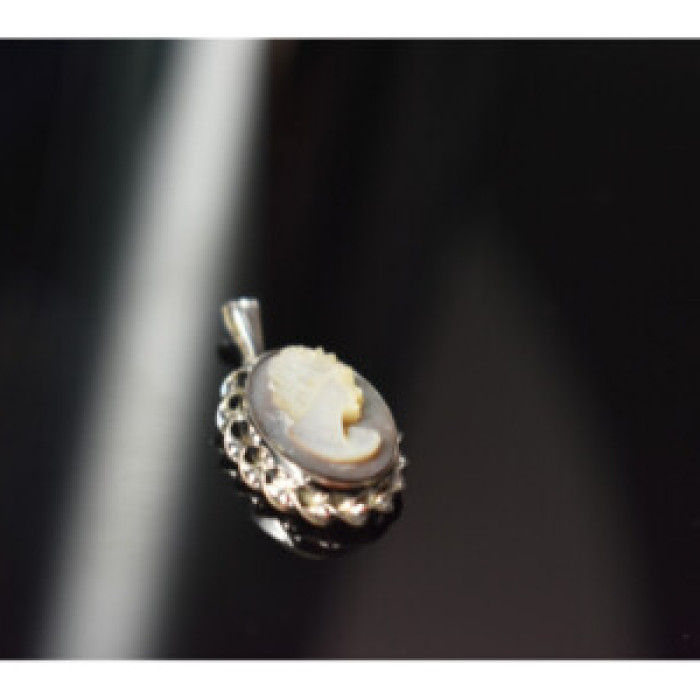 925 Sterling Silver Shell Cameo Pendant