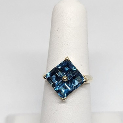 10K Yellow Gold & Topaz Ring Size 5