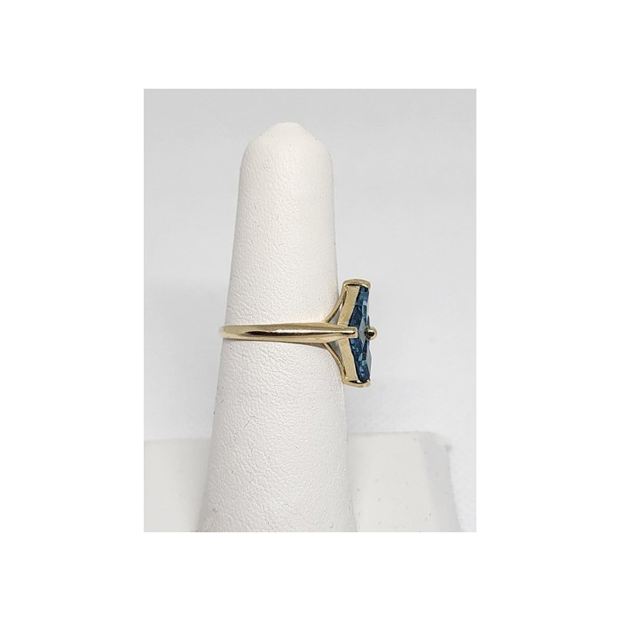 10K YELLOW GOLD & TOPAZ RING  SIZE 5