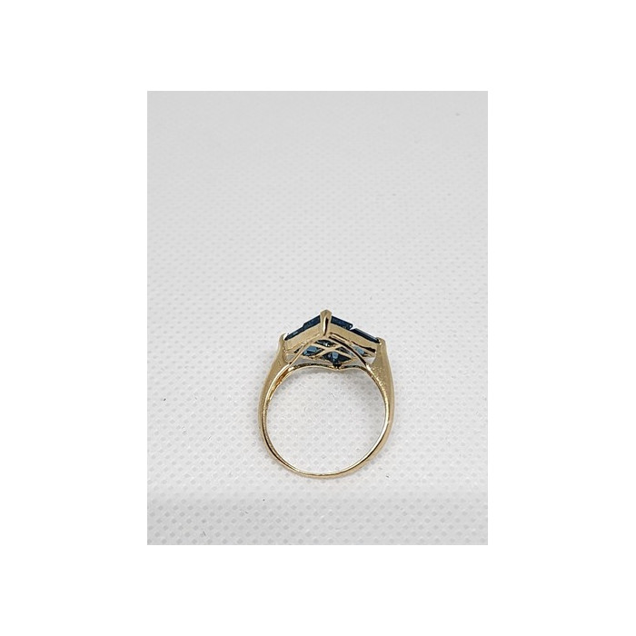 10K YELLOW GOLD & TOPAZ RING  SIZE 5