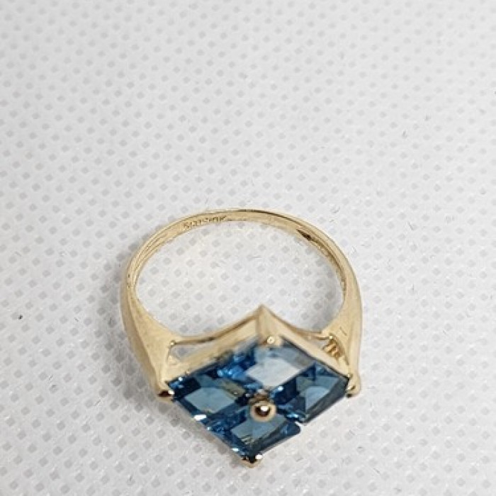 10K Yellow Gold & Topaz Ring Size 5