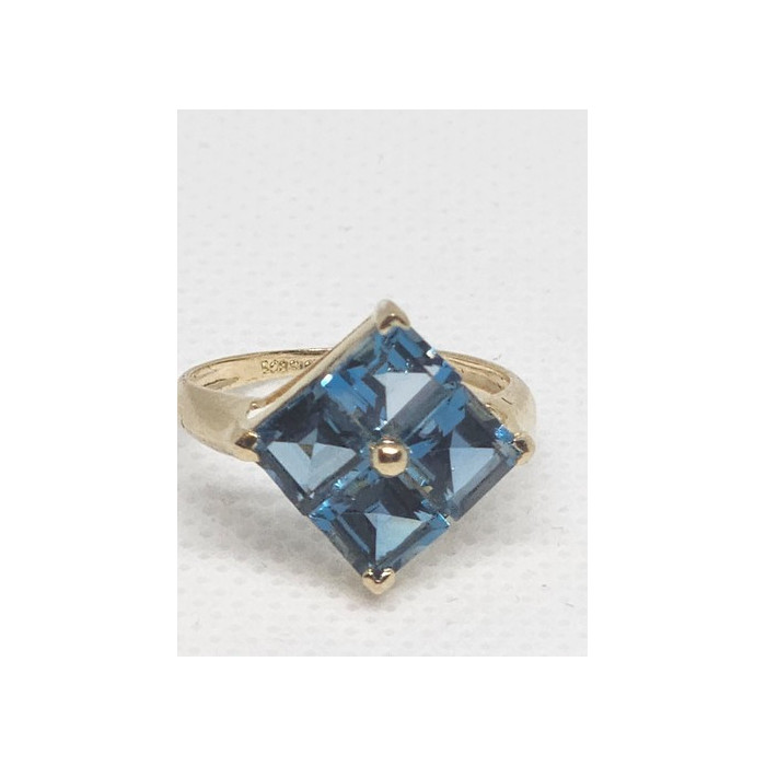10K YELLOW GOLD & TOPAZ RING  SIZE 5
