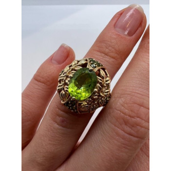 14K YELLOW GOLD  & PERIDOT RING  SIZE 4.5