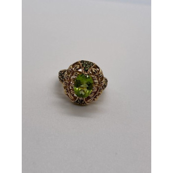 14K YELLOW GOLD  & PERIDOT RING  SIZE 4.5