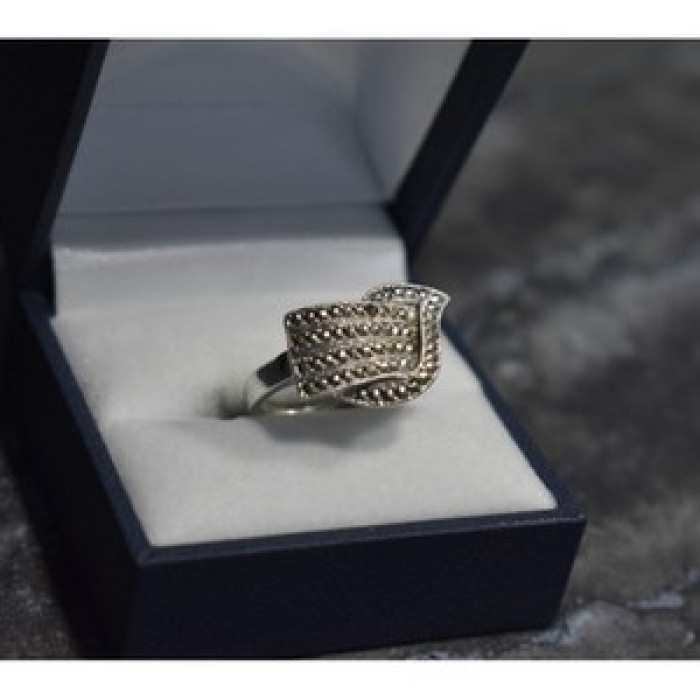 925 Sterling Silver Marcasites Ring Size 5.5