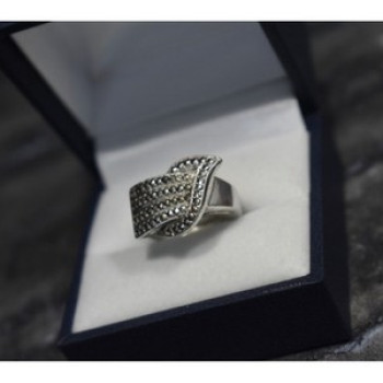 925 Sterling Silver Marcasites Ring Size 5.5