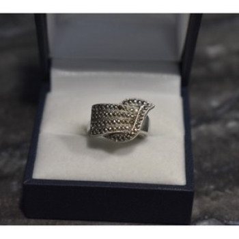 925 Sterling Silver Marcasites Ring Size 5.5