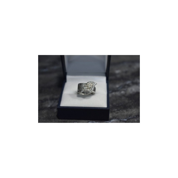 925 Sterling Silver Marcasites Ring Size 5.5