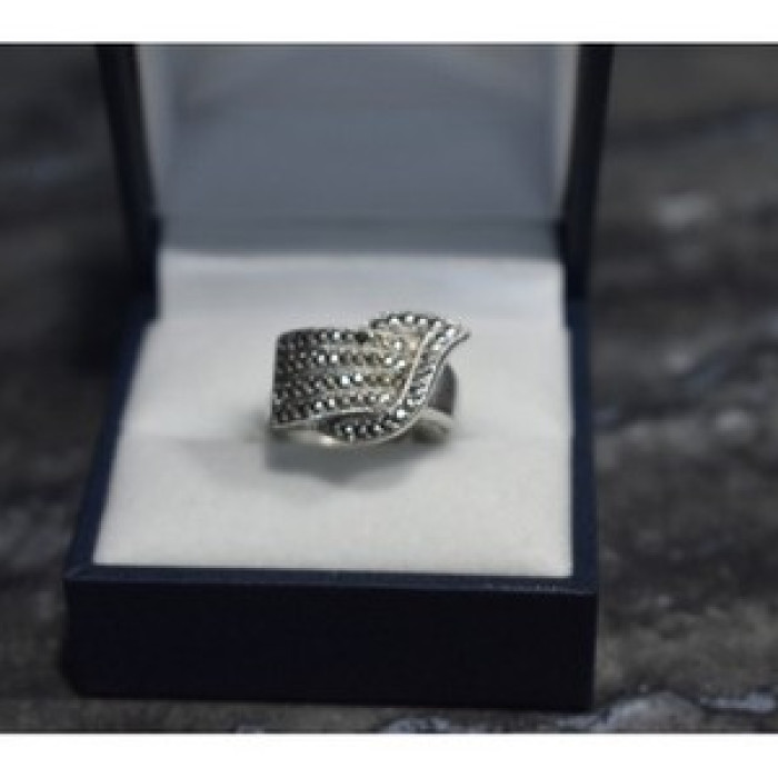925 Sterling Silver Marcasites Ring Size 5.5