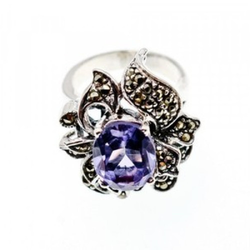 925 Sterling Silver Amethyst & Marcasites Ring Size 7