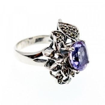 925 Sterling Silver Amethyst & Marcasites Ring Size 7