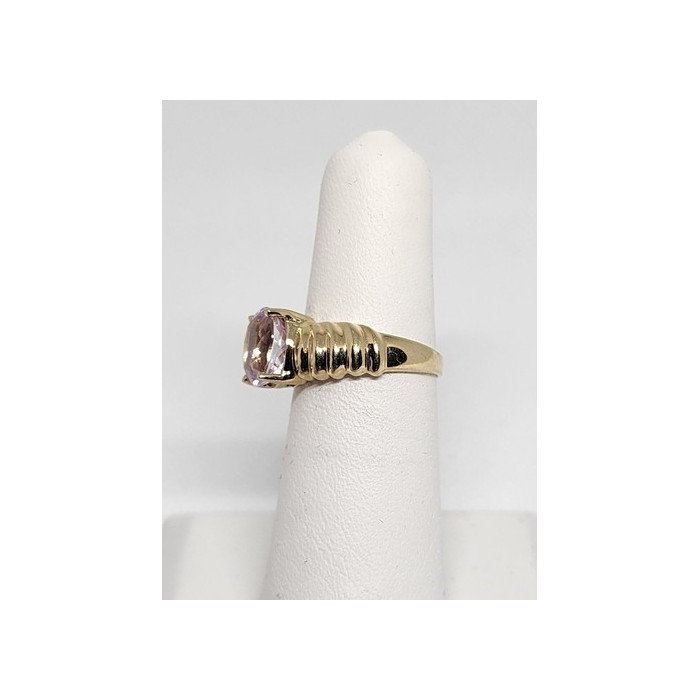 10K YELLOW GOLD & MORGANITE RING  SIZE 5