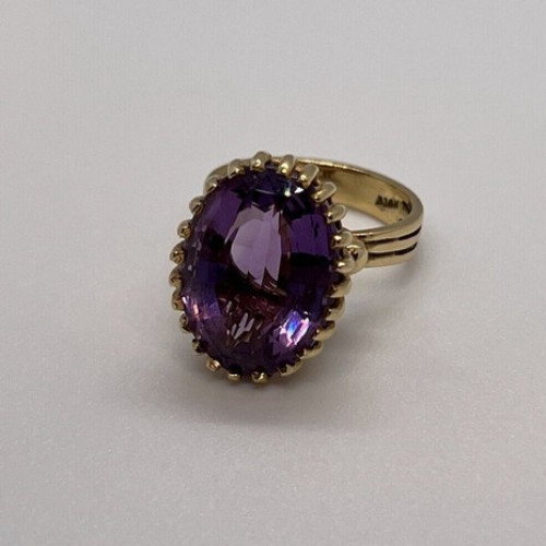 14K Yellow Gold & Amethyst Ring Size 5.5