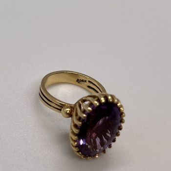 14K Yellow Gold & Amethyst Ring Size 5.5