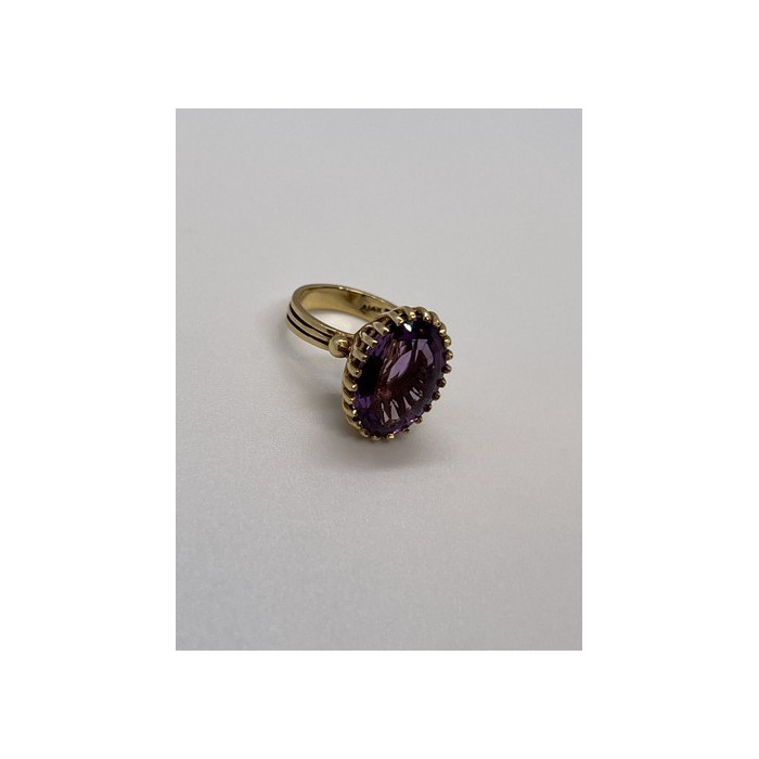14K YELLOW GOLD & AMETHYST RING  SIZE 5.5