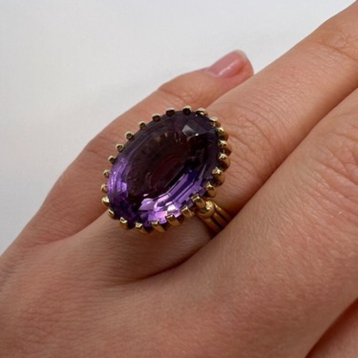 14K Yellow Gold & Amethyst Ring Size 5.5