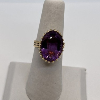 14K Yellow Gold & Amethyst Ring Size 5.5