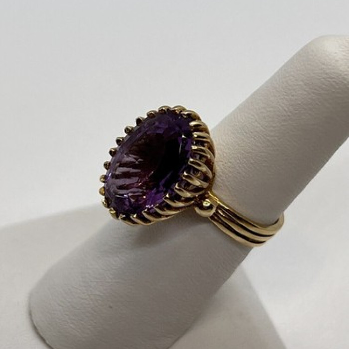 14K Yellow Gold & Amethyst Ring Size 5.5