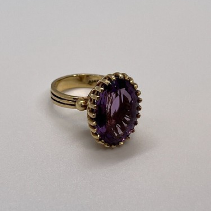14K Yellow Gold & Amethyst Ring Size 5.5