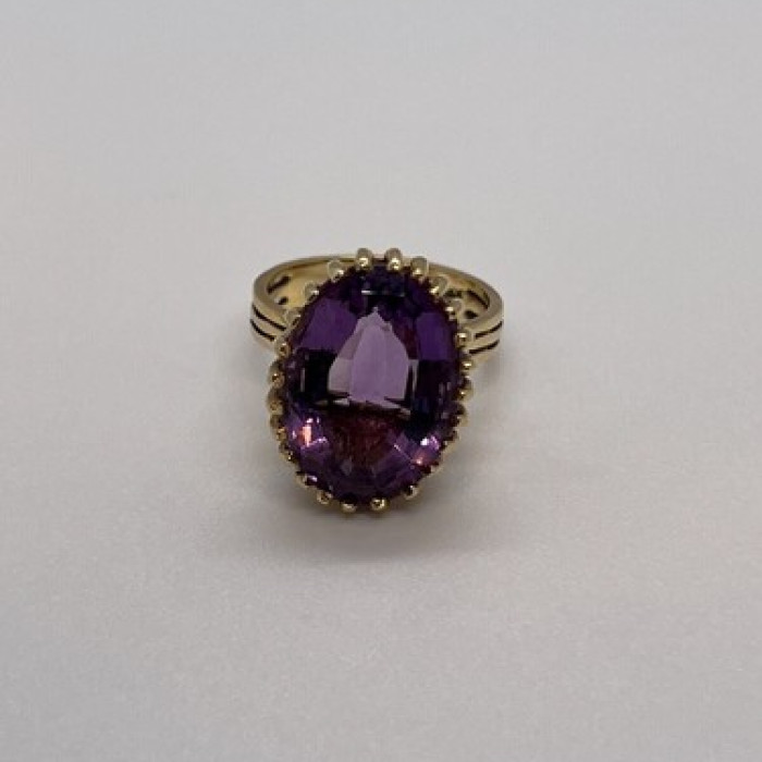 14K Yellow Gold & Amethyst Ring Size 5.5