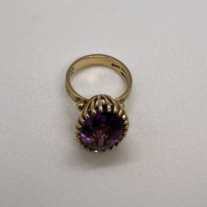 14K Yellow Gold & Amethyst Ring Size 5.5
