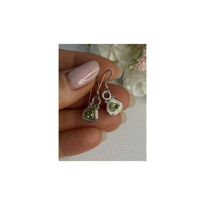 925 Sterling Silver Peridot Earrings & Pendant Set