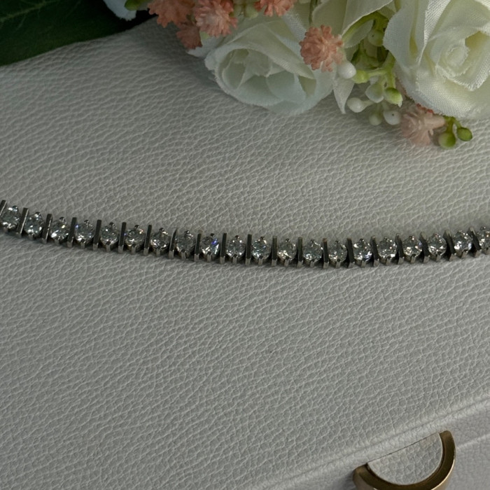 Beautiful 925 Sterling Silver CZ Bracelet Length 7.5 Inch