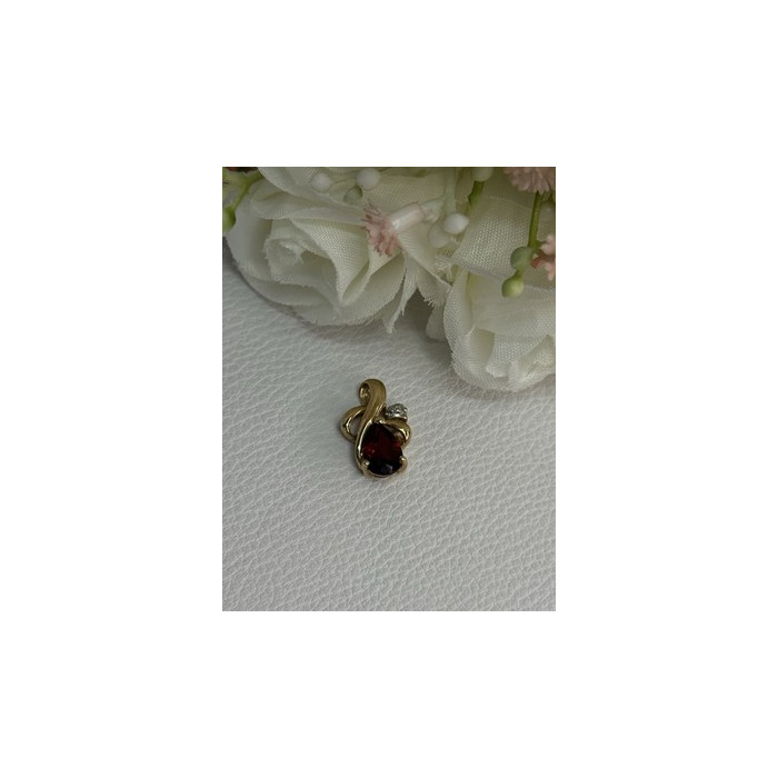 10K YELLOW GOLD GARNET & DIAMOND PENDANT LENGTH 0.65 INCH