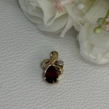10K Yellow Gold Garnet & Diamond Pendant Length 0.65 Inch