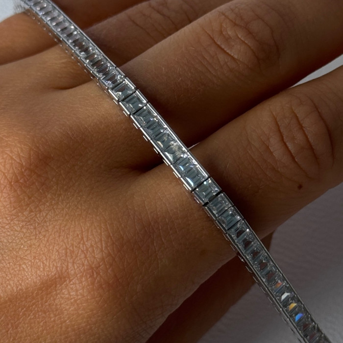 Elegant 925 Sterling Silver CZ Bracelet Length 8 Inch
