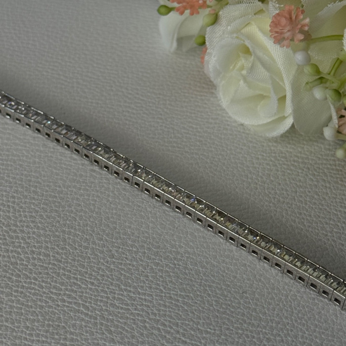 Elegant 925 Sterling Silver CZ Bracelet Length 8 Inch