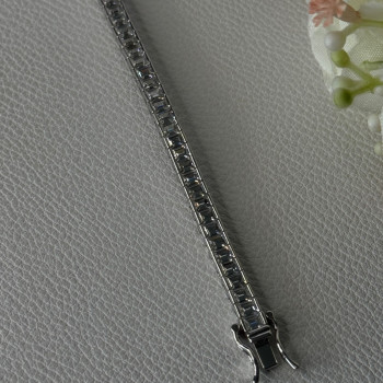 Elegant 925 Sterling Silver CZ Bracelet Length 8 Inch