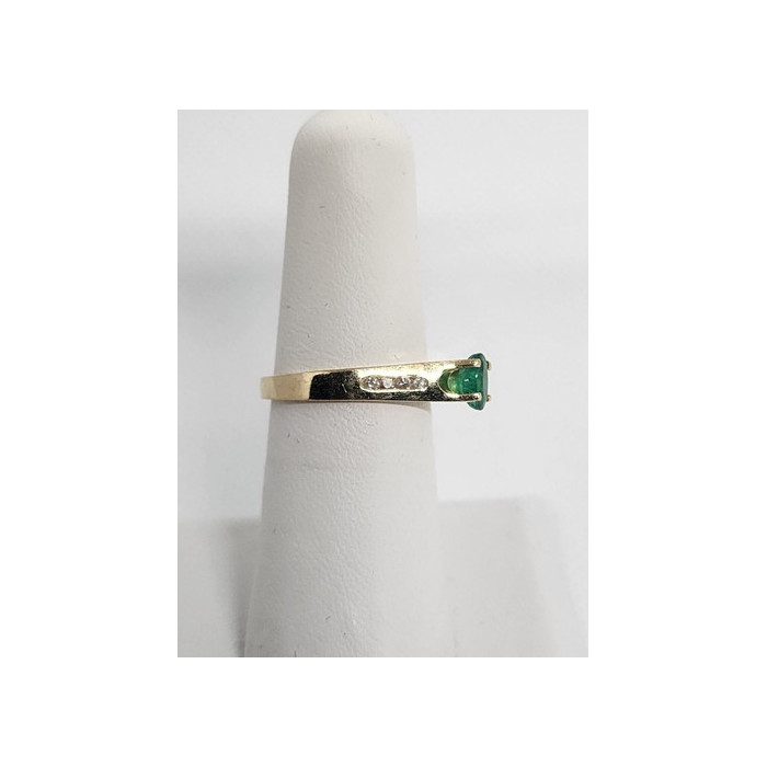 14K YELLOW GOLD EMERALD & DIAMONDS  RING  SIZE 5.5