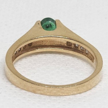 14K Yellow Gold Emerald & Diamonds Ring Size 5.5