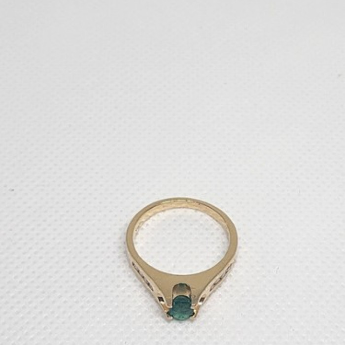 14K Yellow Gold Emerald & Diamonds Ring Size 5.5